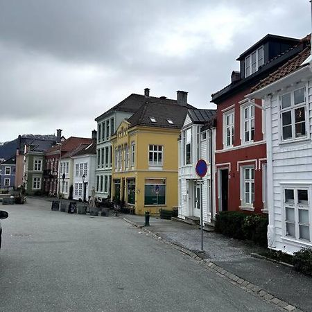 Cozy Apartment In Popular Street Bergen Exterior photo