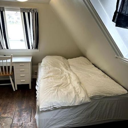 Cozy Apartment In Popular Street Bergen Exterior photo