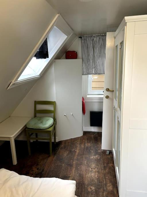 Cozy Apartment In Popular Street Bergen Exterior photo