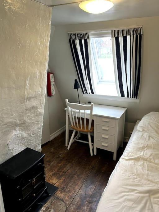 Cozy Apartment In Popular Street Bergen Exterior photo